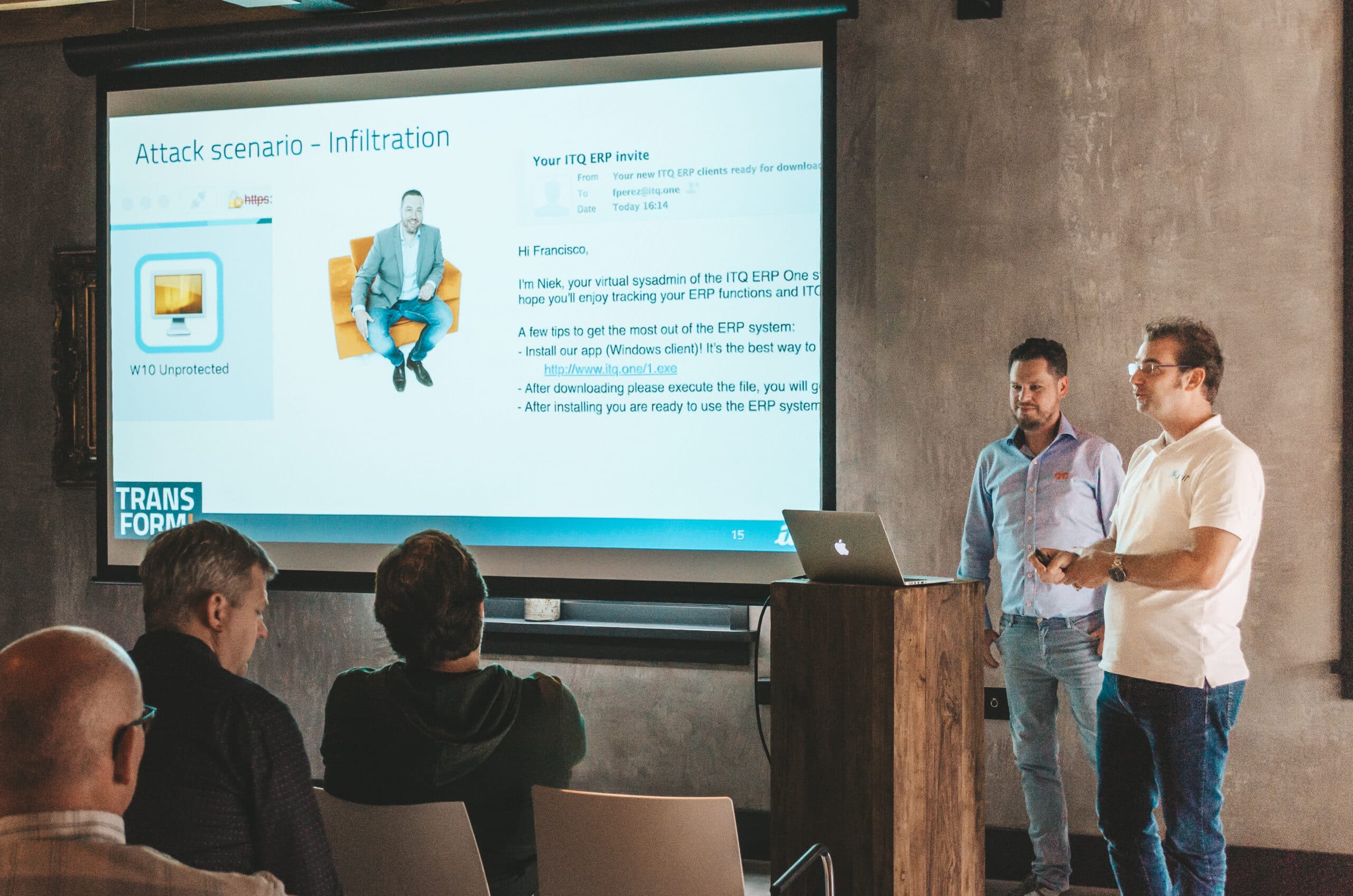 Barry van Kampen and Pascal van de Bor - Secure Desktop with NSX: Red versus Blue