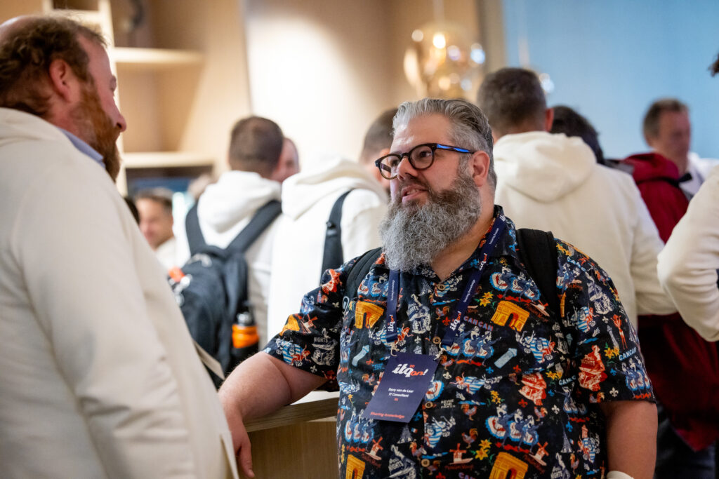 Davy van de Laar listening