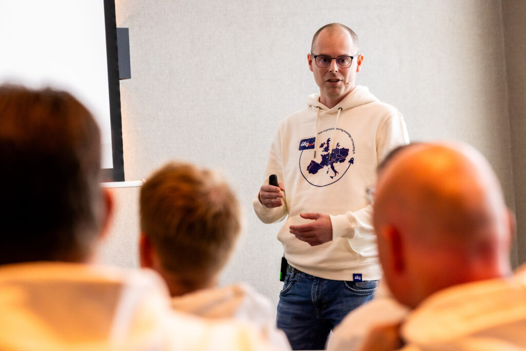 Sander Harrewijnen presenting